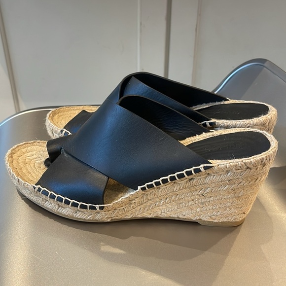 VINCE SURAYA BLACK LEATHER TOE LOOP 2.5” WEDGE ESPADRILLE HEEL. 9/8.5 - Picture 3 of 7